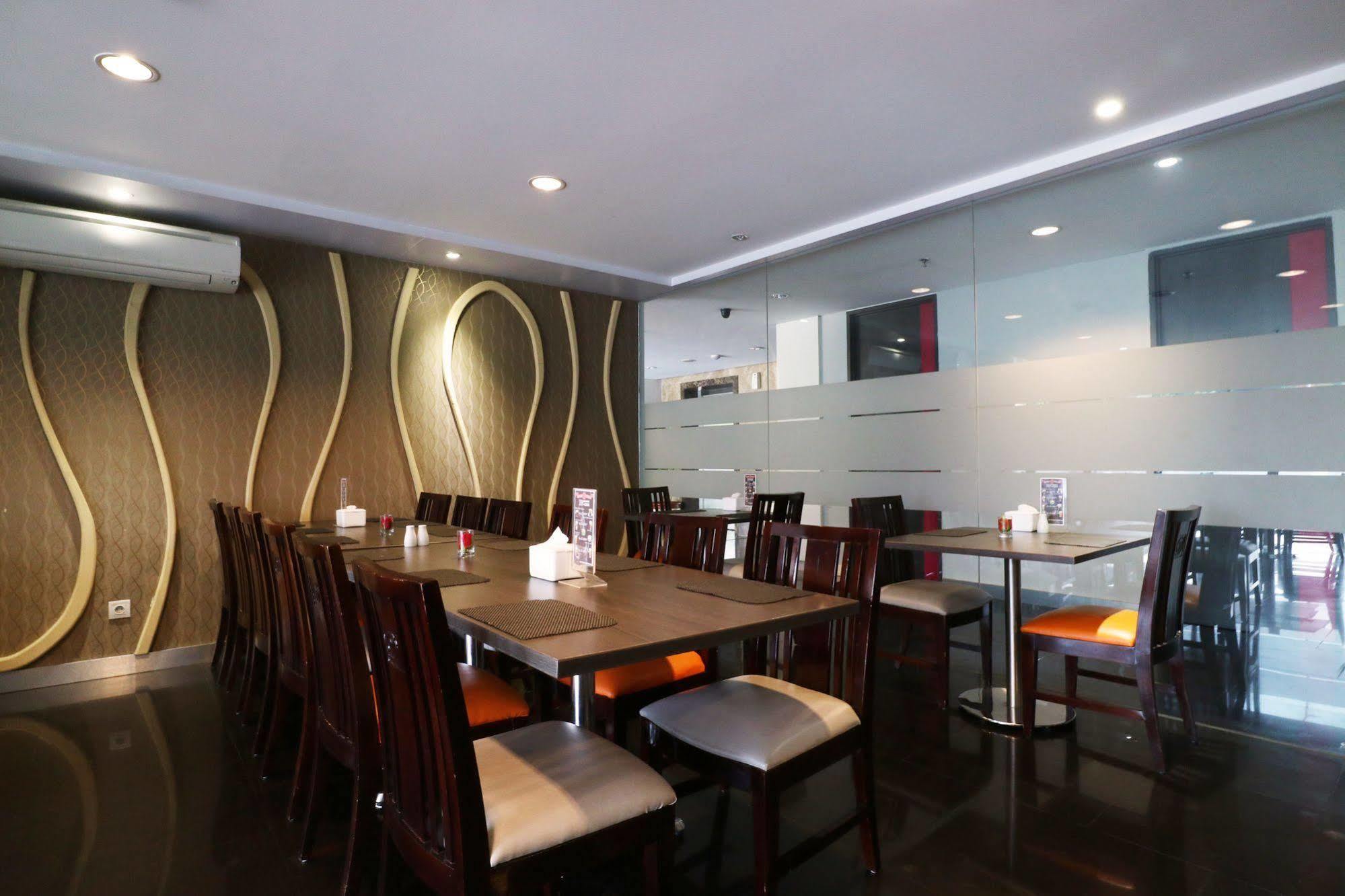 D'Hotel Jakarta Luaran gambar